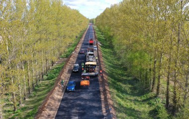 Укладка асфальта началась на дороге Ярославль - Любим.